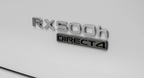 RX 500H F SPORT WHITE IN STUDIO 2022