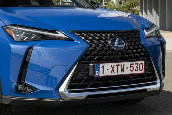 Lexus UX300e