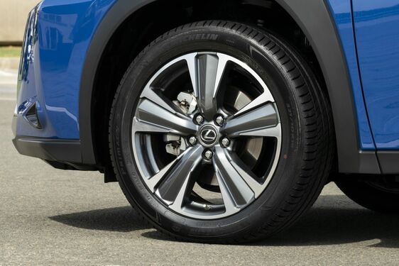 Lexus UX300e