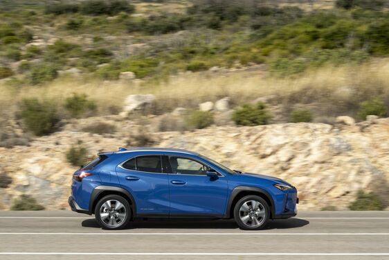 Lexus UX300e