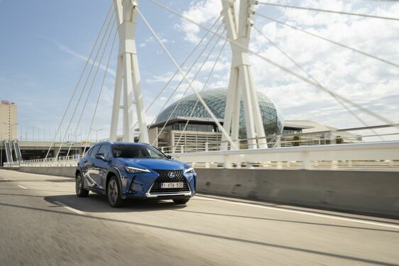 Lexus UX300e