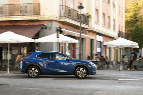 Lexus UX300e