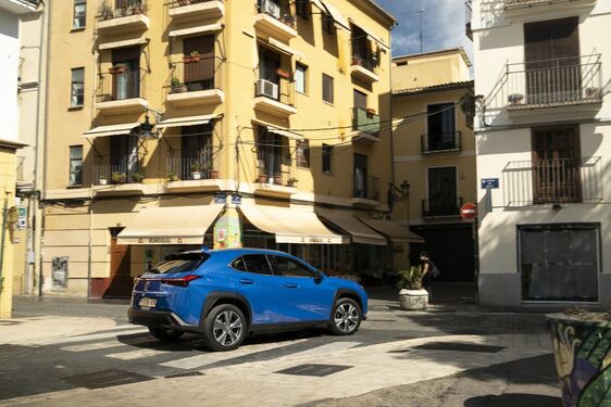 Lexus UX300e