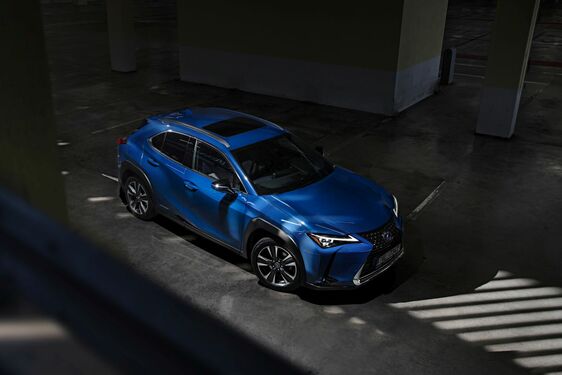 Lexus UX - local