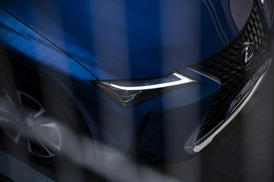 Lexus UX - local