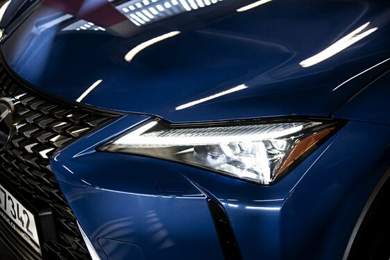 Lexus UX - local