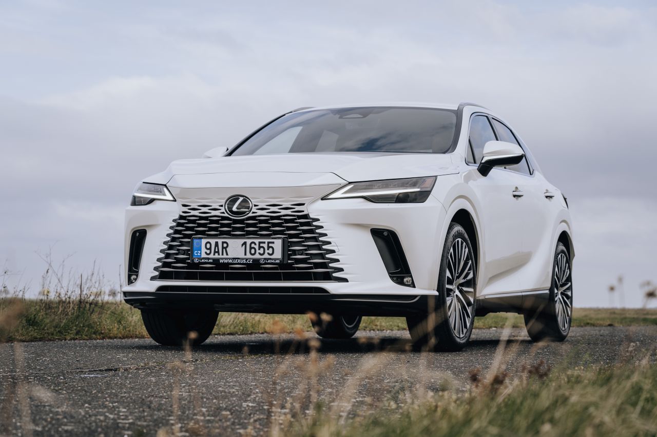 CELÝ LISTOPAD JE U ZNAČKY LEXUS VE ZNAMENÍ AKČNÍ NABÍDKY LAST MINUTE EDITION