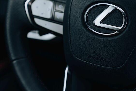 Lexus RX - local