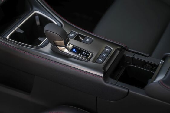 Lexus LBX  - local