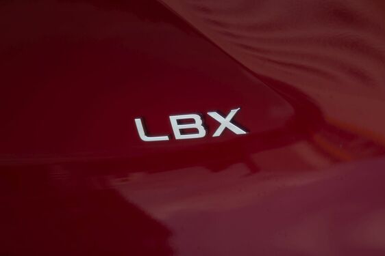 Lexus LBX  - local