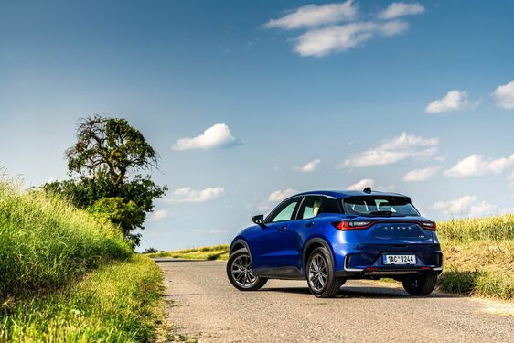 Lexus LBX  - local