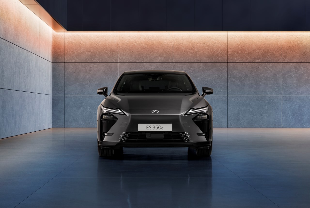 Evropská premiéra: nový Lexus ES posouvá styl, luxus a kultivovanost sedanu na vyšší úroveň 