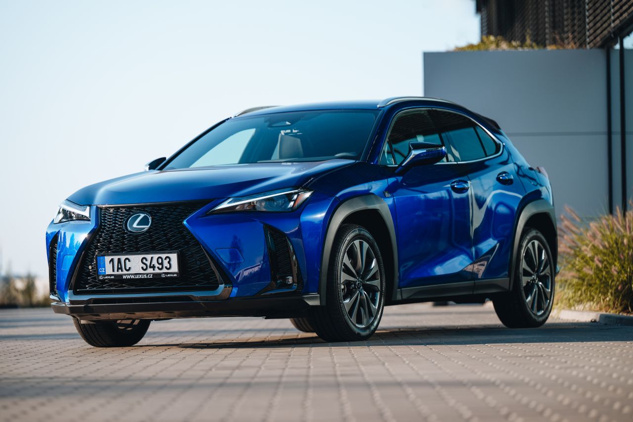 LETNÍ NABÍDKA LEXUS TAKUMI EDITION PŘINÁŠÍ SKLADOVÉ VOZY LEXUS ZA JEDINEČNÉ CENY