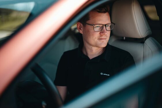 Lexus UX - local 