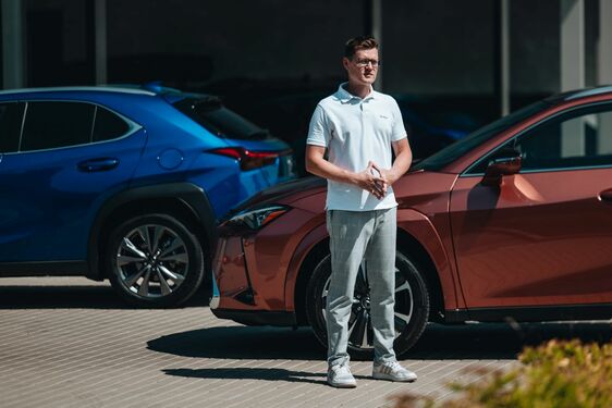 Lexus UX - local 