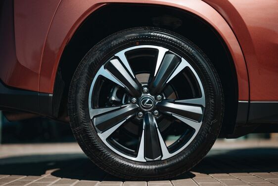 Lexus UX - local 