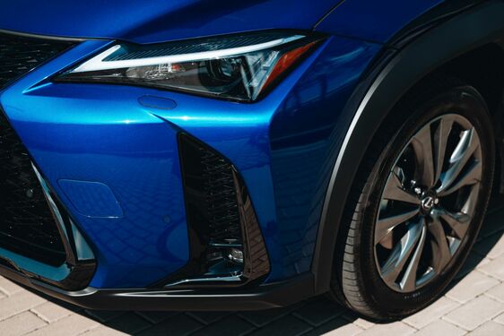 Lexus UX - local 