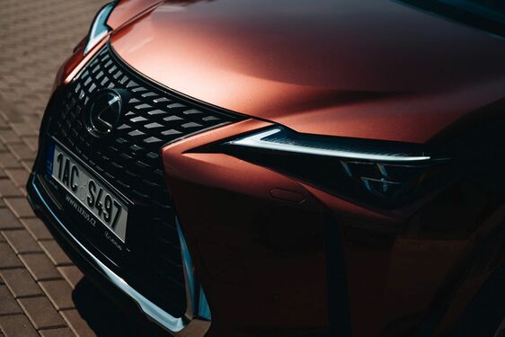 Lexus UX - local 
