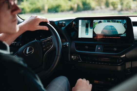 Lexus UX - local 