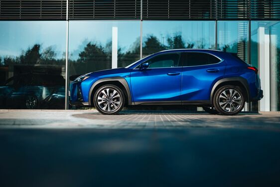 Lexus UX - local 