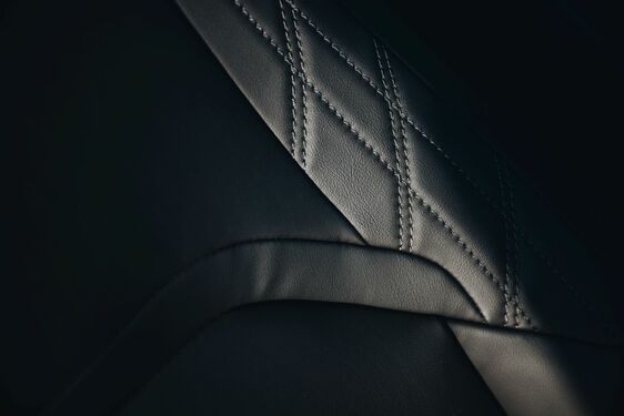 Lexus UX - local 