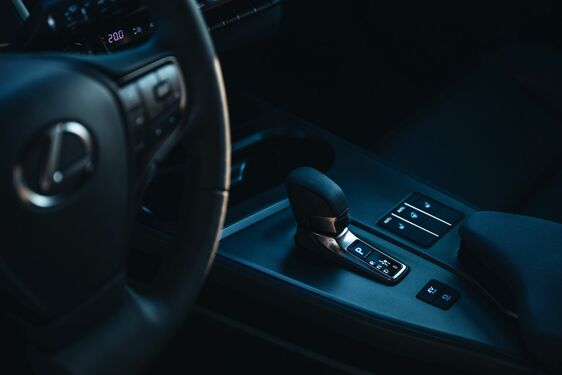 Lexus UX - local 