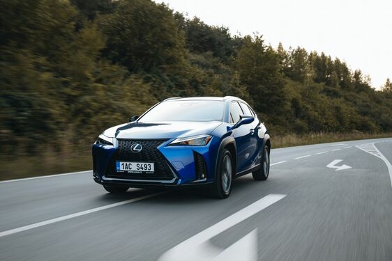 Lexus UX - local 