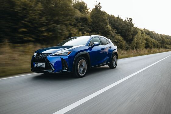 Lexus UX - local 
