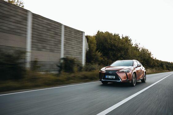 Lexus UX - local 
