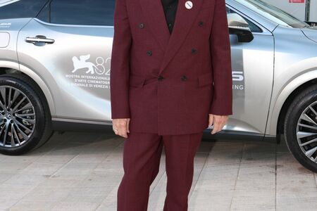 LEXUS OSLAVIL VÍTĚZE ZLATÉHO LVA JIMA JARMUSCHE PŘI ZÁVĚRU 82. MEZINÁRODNÍHO FILMOVÉHO FESTIVALU V BENÁTKÁCH