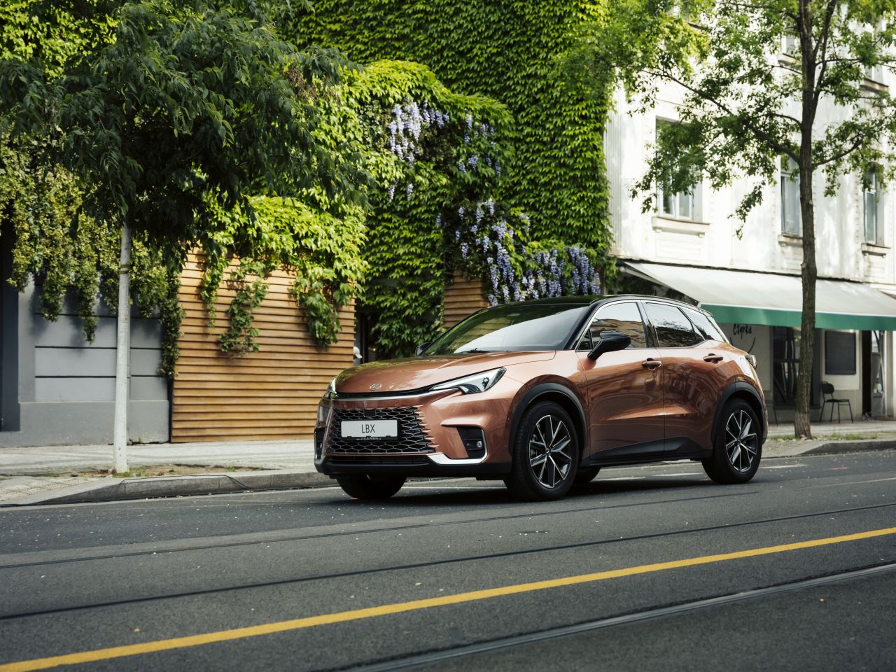 LEXUS NATÁČEL NOVÝ EVROPSKÝ SPOT NA MODEL LBX V PRAZE