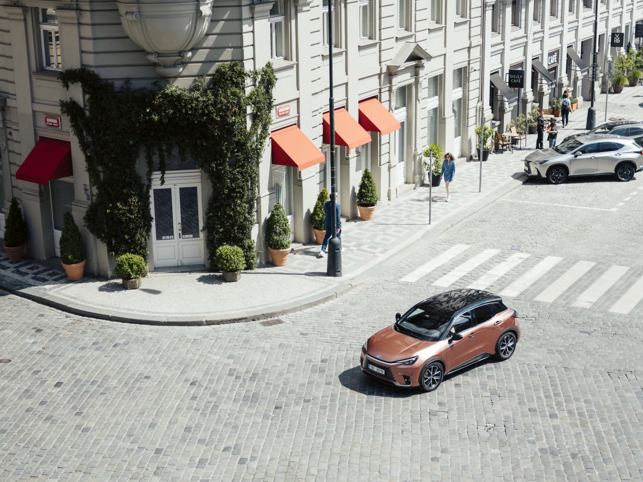 LEXUS NATÁČEL NOVÝ EVROPSKÝ SPOT NA MODEL LBX V PRAZE