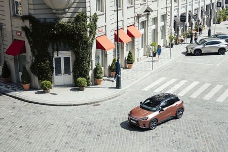 LEXUS NATÁČEL NOVÝ EVROPSKÝ SPOT NA MODEL LBX V PRAZE