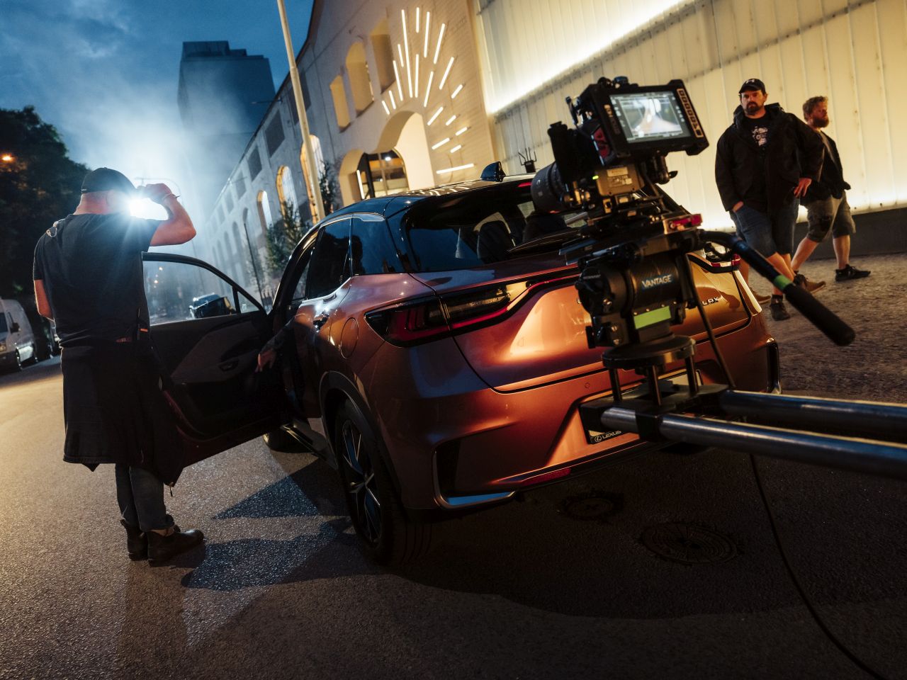 LEXUS NATÁČEL NOVÝ EVROPSKÝ SPOT NA MODEL LBX V PRAZE