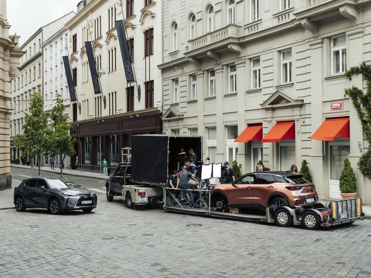LEXUS NATÁČEL NOVÝ EVROPSKÝ SPOT NA MODEL LBX V PRAZE