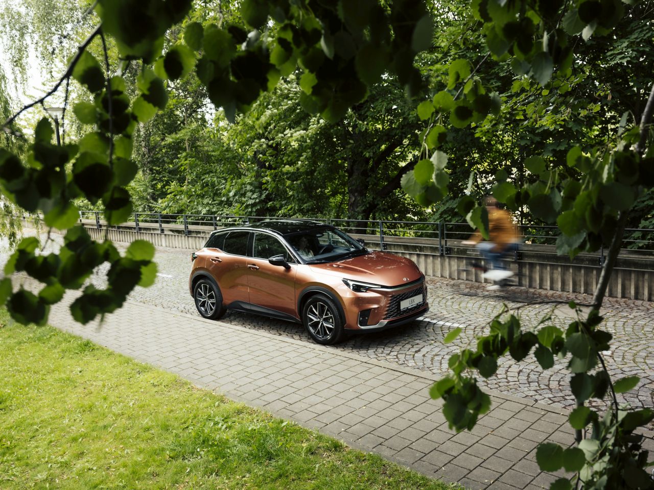 LEXUS NATÁČEL NOVÝ EVROPSKÝ SPOT NA MODEL LBX V PRAZE