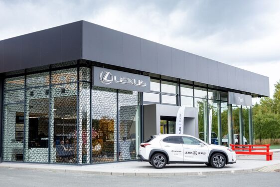 SPOLEČNOST AUTO EDER OTEVÍRÁ  NOVÝ SHOWROOM LEXUS V PLZNI