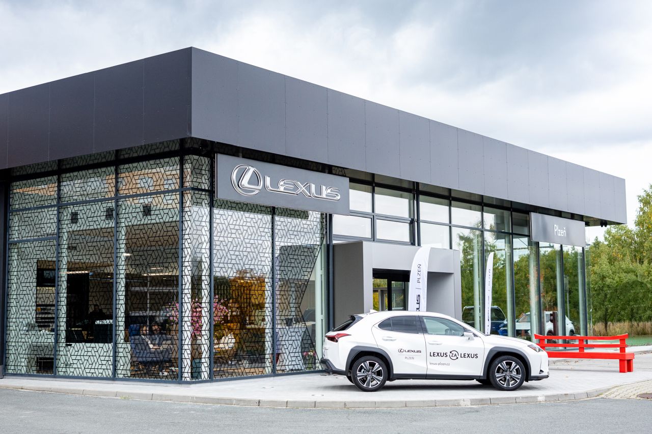 SPOLEČNOST AUTO EDER OTEVÍRÁ NOVÝ SHOWROOM LEXUS V PLZNI