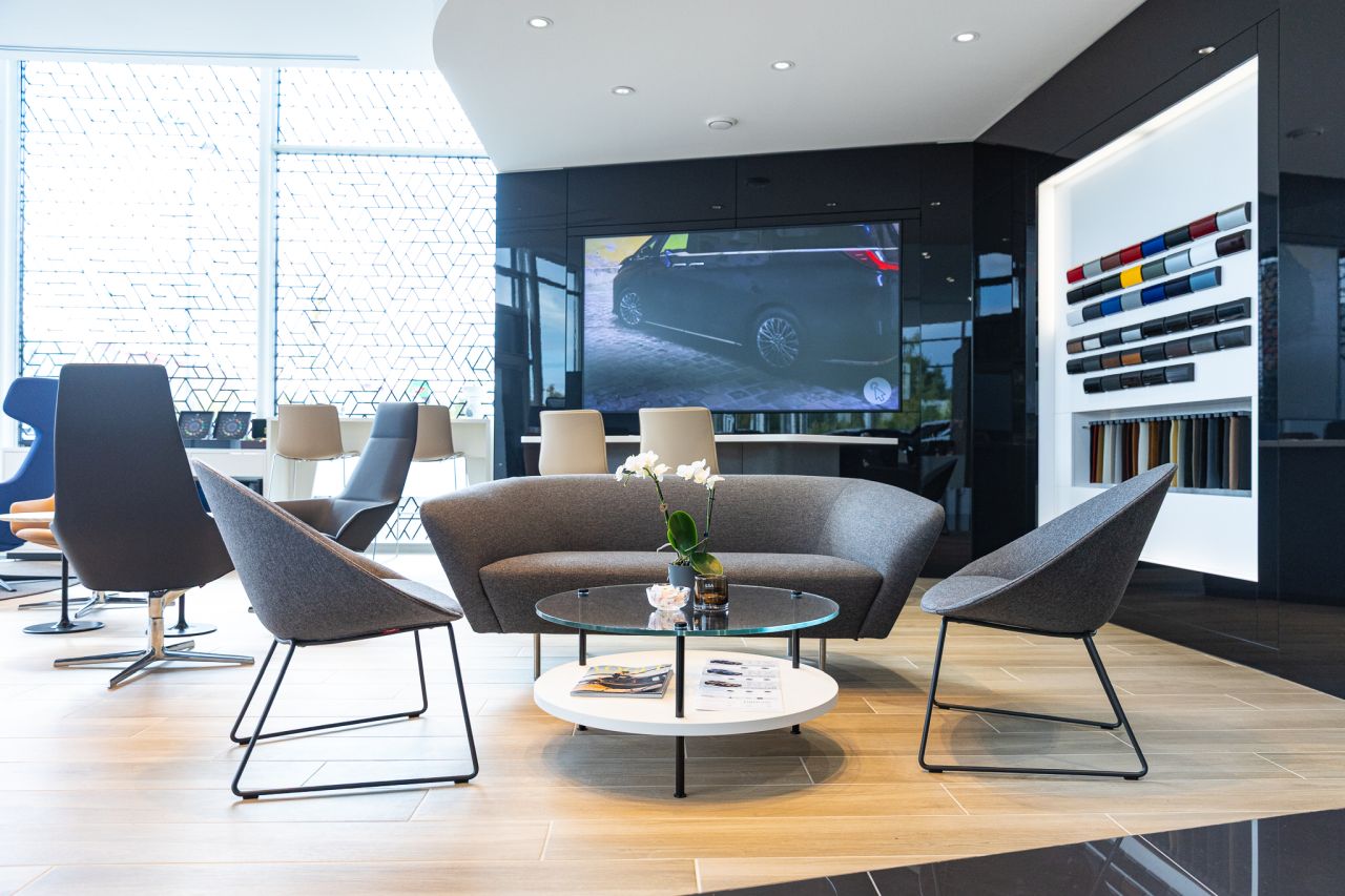 SPOLEČNOST AUTO EDER OTEVÍRÁ NOVÝ SHOWROOM LEXUS V PLZNI