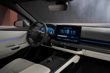 NOVÝ LEXUS ES UŽ MÁ ČESKÉ CENY. ZAČAL JEHO PŘEDPRODEJ, POPRVÉ SE OBJEVIL I V ČESKU