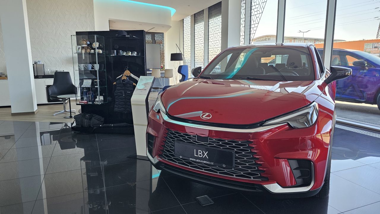 LEXUS OTEVŘEL NOVÉ PRODEJNÍ A SERVISNÍ CENTRUM V BRNĚ