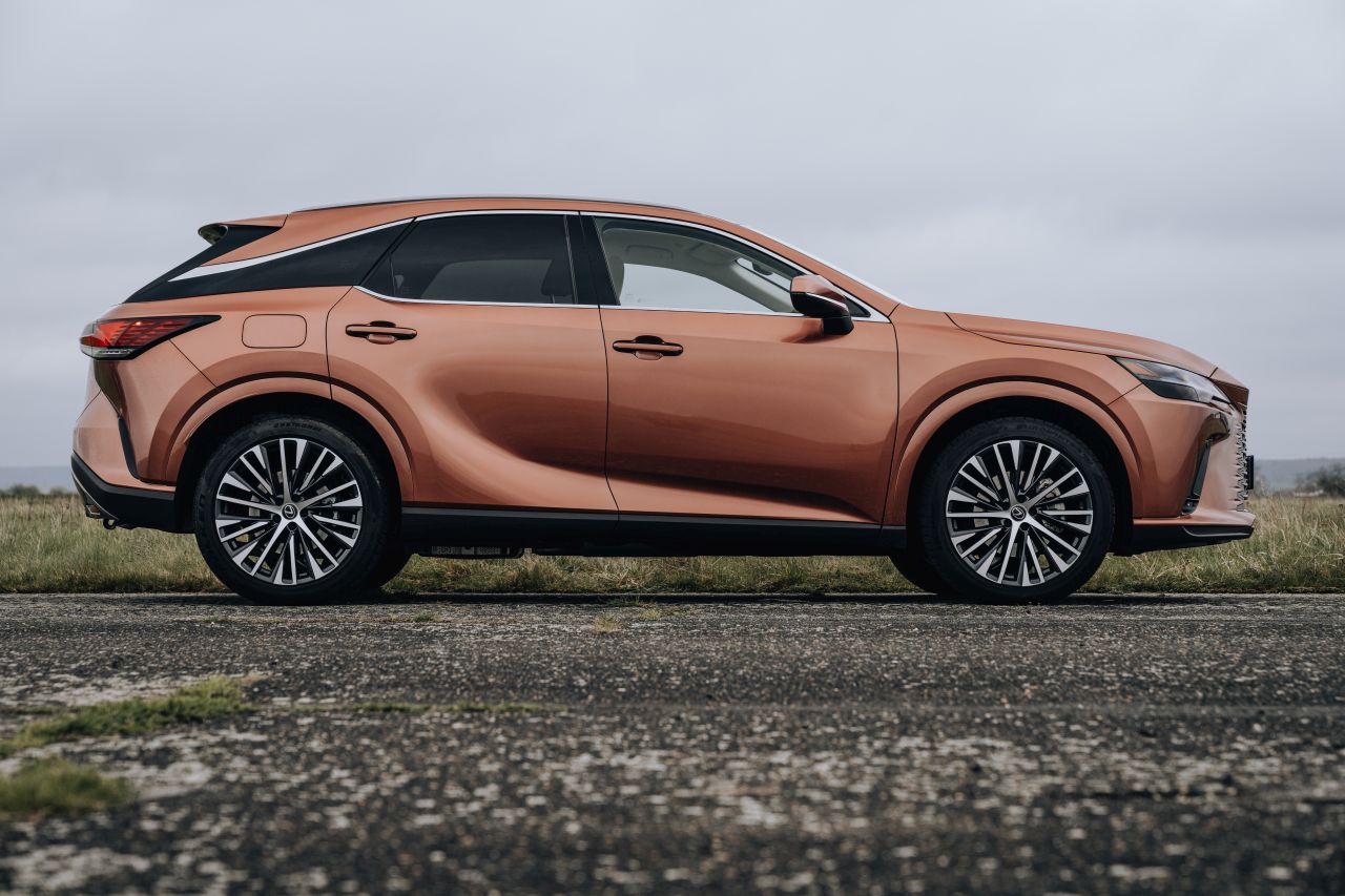 Lexus snižuje ceny oblíbených modelů a vyhlašuje výprodej skladů