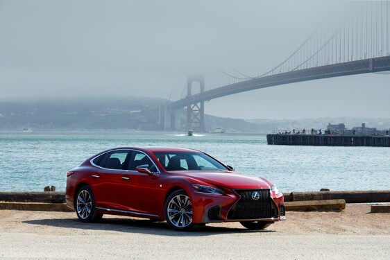 2018 LS F SPORT