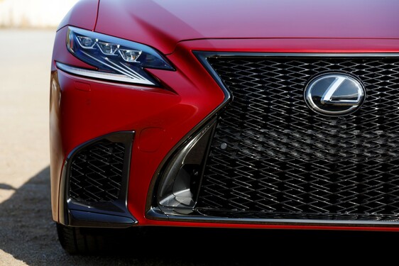 2018 LS F SPORT