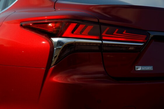 2018 LS F SPORT