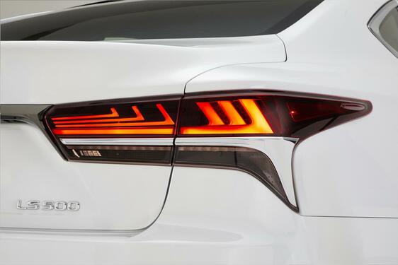 2018 LS F SPORT