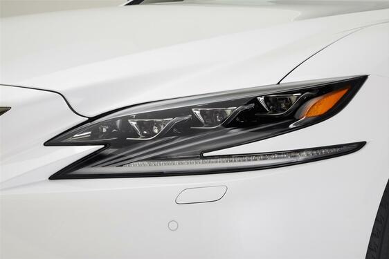 2018 LS F SPORT