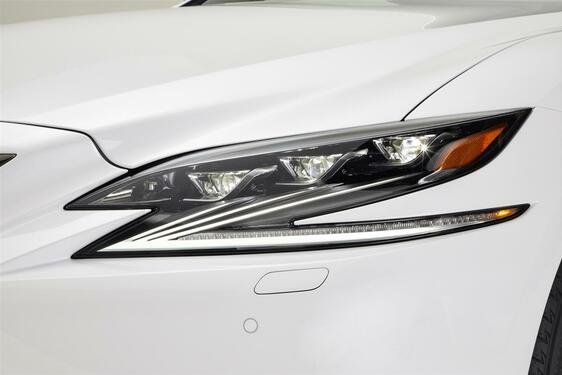 2018 LS F SPORT