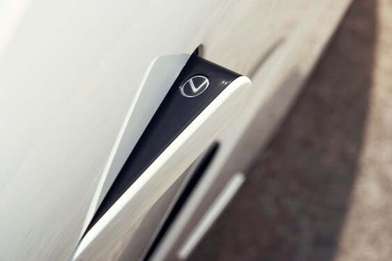LC500h