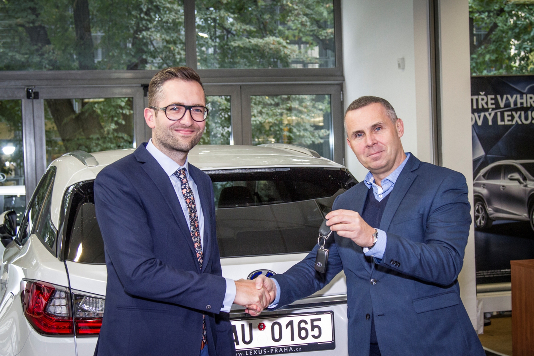 VOZOVÝ PARK AUTOPŮJČOVNY CZECHOCAR – ENTERPRISE RENT-A-CAR OBOHATILO PĚT VOZŮ LEXUS RX